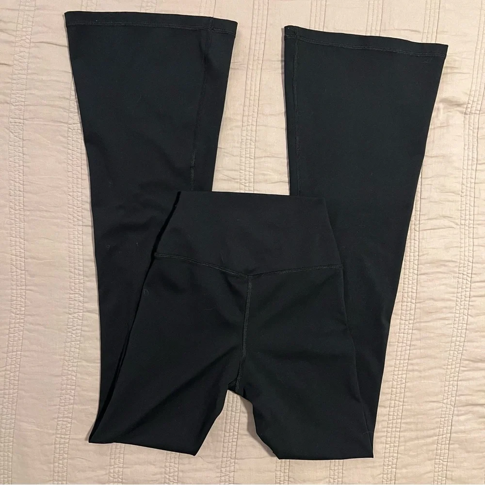 EUC Yogalicious Lux Black Crossover Flare Pants - Picture 6 of 8